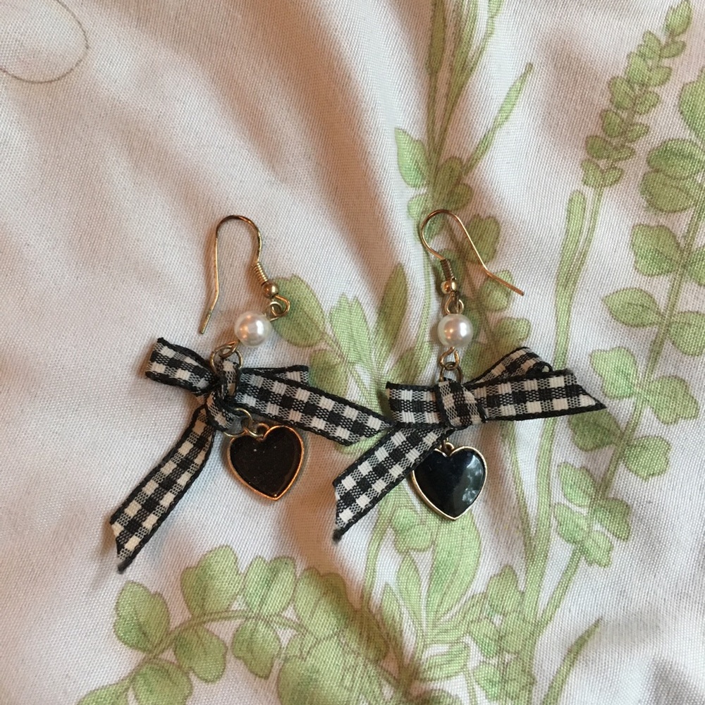 Gingham heart pearl gold earrings